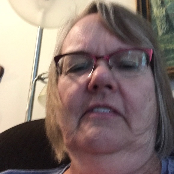 Meet your Posher, Carol - Picture 1 of 1